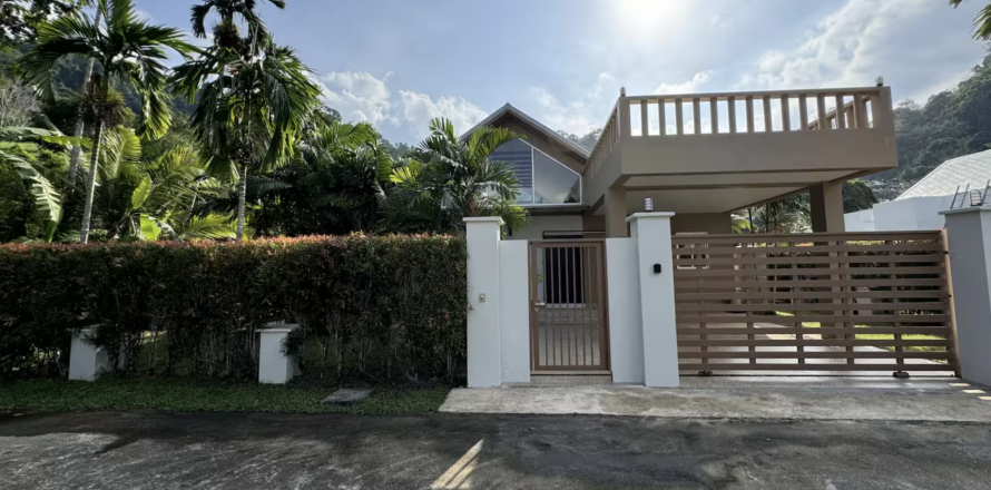 Villa in Phuket, Thailand 4 bedrooms № 137300