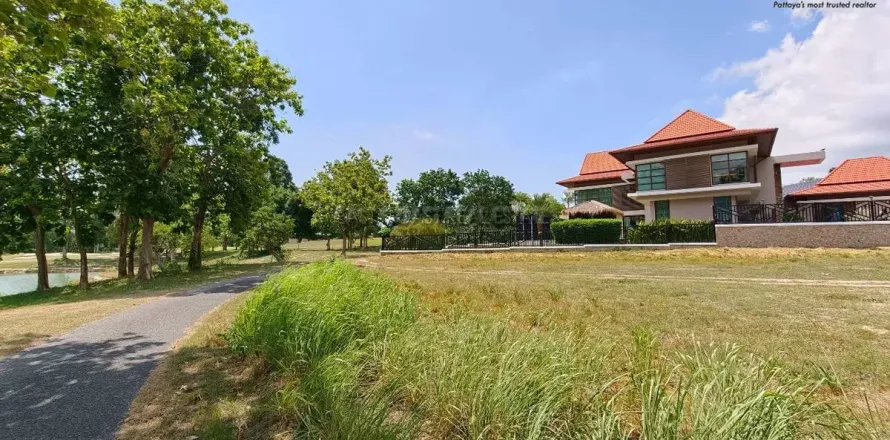 Terreno en Pattaya, Tailandia № 212458