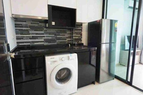 Condo in Thonburi, Bangkok, Thailand, 1 bedroom № 183651 - photo 4