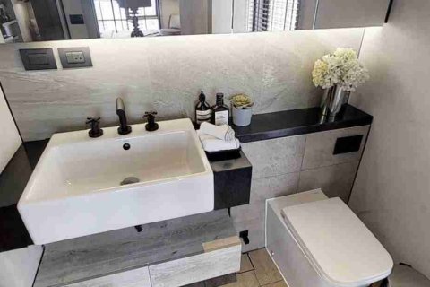 Condo in Bangkok, Thailand, 2 bedrooms № 183654 - photo 8