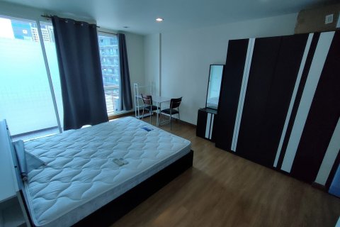 Studio in the Condo in Bang Rak, Bangkok, Thailand № 170712