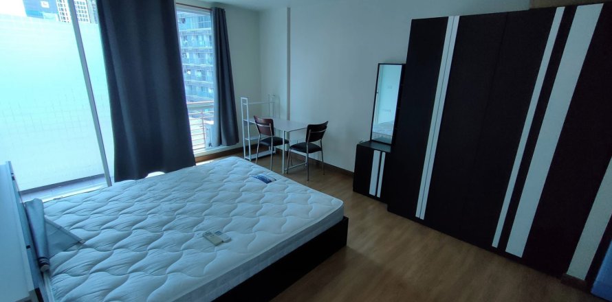 Studio in the Condo in Bang Rak, Bangkok, Thailand  № 170712