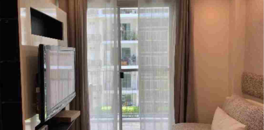 Studio in the Condo in Watthana, Bangkok, Thailand  № 161339