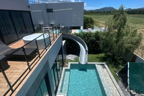 Вилла в Хуа Хине, Таиланд с 4 спальнями  № 148611 - фото 2