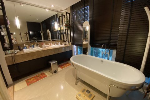 Condo à Khlong Toei, Bangkok, Thaïlande, 4 chambres № 200735 - photo 19