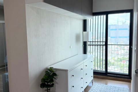 Кондоминиум с 2 спальнями в Банг Пхлате, Бангкок, Таиланд № 136019 - фото 2