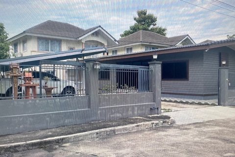 House in Chiang Mai, Thailand 4 bedrooms № 136020 - photo 2