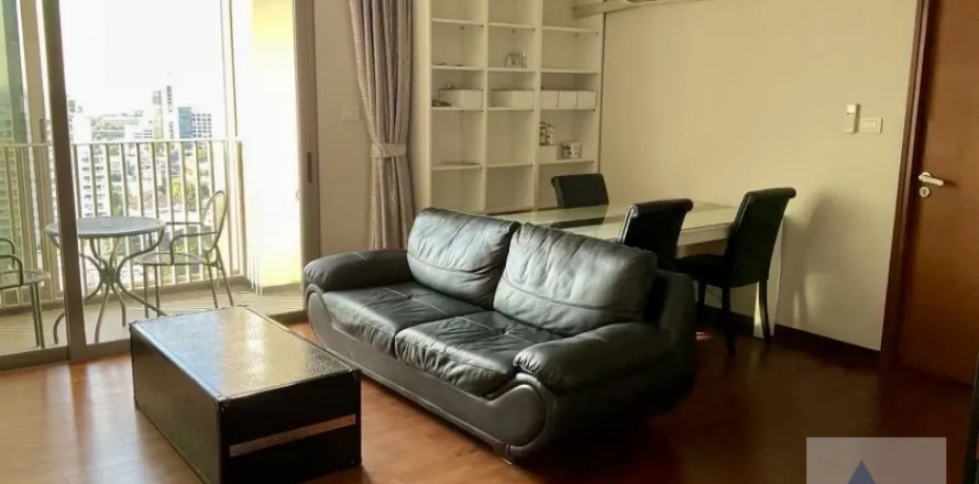 Condo in Khlong Toei, Bangkok, Thailand, 2 bedrooms № 215289