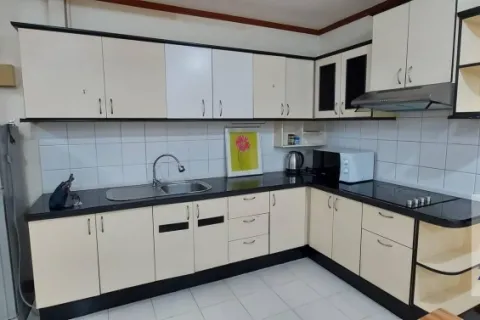 Condo in Khlong Toei, Bangkok, Thailand, 3 bedrooms  № 215295 - photo 8
