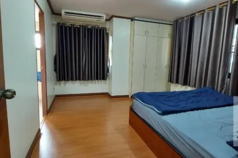 Condo in Khlong Toei, Bangkok, Thailand, 3 bedrooms  № 215295 - photo 12