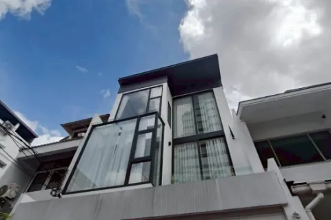 Adosado de 4 dormitorios en Watthana, Bangkok, Tailandia № 215291
