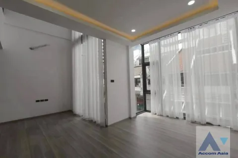 Reihenhaus in Watthana, Bangkok, Thailand 4 Schlafzimmer № 215291 - Foto 13