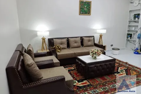 Condo in Khlong Toei, Bangkok, Thailand, 2 bedrooms  № 215292