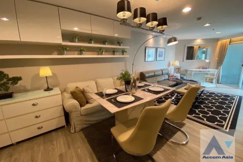 Condo in Huai Khwang, Bangkok, Thailand, 3 bedrooms  № 215293 - photo 2