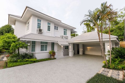 House in Chiang Mai, Thailand 5 bedrooms № 119945 - photo 1