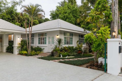 House in Chiang Mai, Thailand 5 bedrooms № 119945 - photo 3