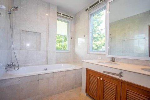 House in Chiang Mai, Thailand 4 bedrooms № 119943 - photo 13