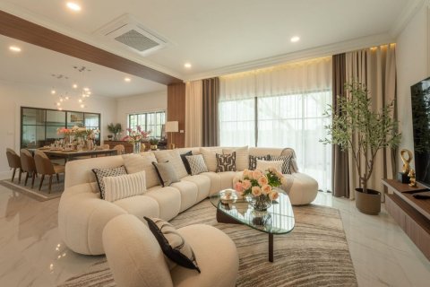 House in Chiang Mai, Thailand 5 bedrooms № 119941 - photo 3