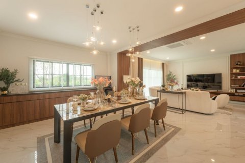 House in Chiang Mai, Thailand 5 bedrooms № 119941 - photo 16