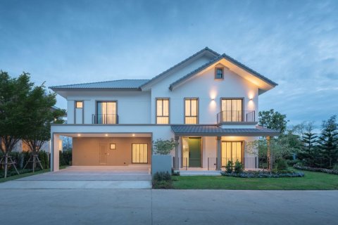 House in Chiang Mai, Thailand 5 bedrooms № 119941 - photo 1