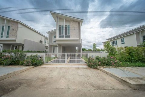 House in Chiang Mai, Thailand 5 bedrooms № 119944 - photo 1