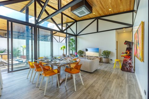 Villa in Phuket, Thailand 4 bedrooms № 170583 - photo 8