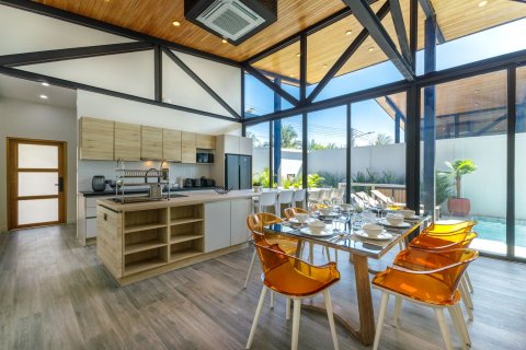Villa in Phuket, Thailand 4 bedrooms № 170583 - photo 10