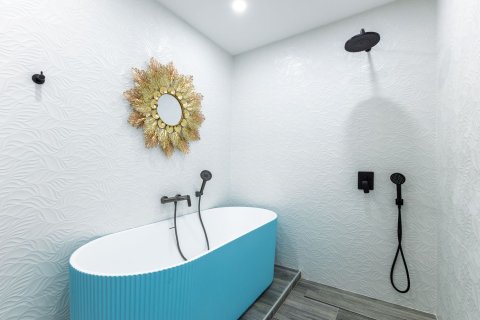 Villa in Phuket, Thailand 4 bedrooms № 170583 - photo 26