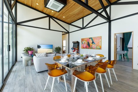 Villa in Phuket, Thailand 4 bedrooms № 170583 - photo 9