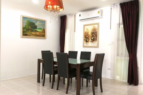 House in Pattaya, Thailand 3 bedrooms № 149036 - photo 12