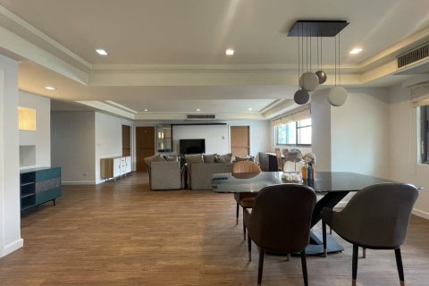 Condo in Watthana, Bangkok, Thailand, 3 bedrooms  № 161186 - photo 8