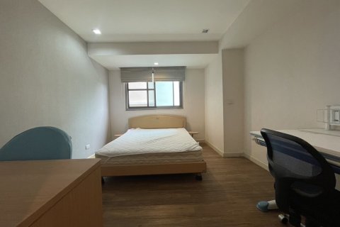 Condo in Watthana, Bangkok, Thailand, 3 bedrooms  № 161186 - photo 15