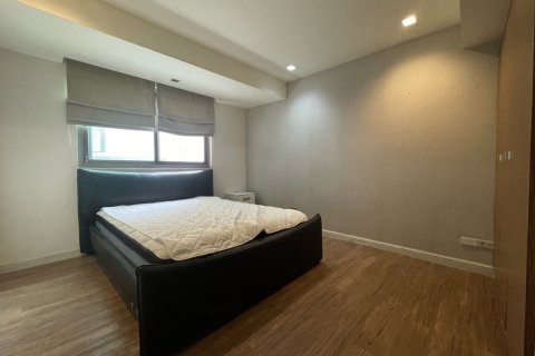 Condo in Watthana, Bangkok, Thailand, 3 bedrooms  № 161186 - photo 13