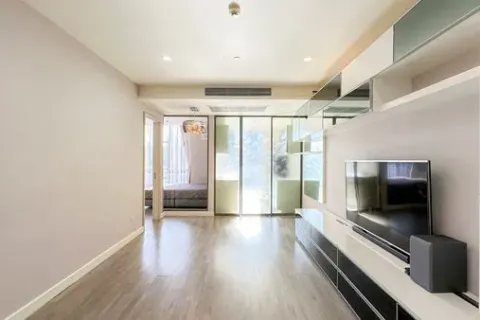 Студия в кондо в Банг Раке, Бангкок, Таиланд № 161187 - фото 2