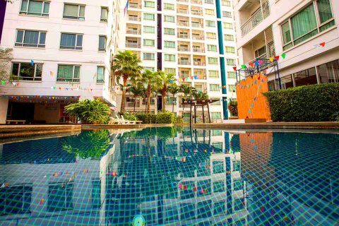 Condo in Bangkok, Thailand, 1 bedroom № 183497 - photo 2