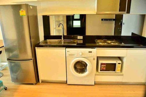 Condo in Bangkok, Thailand, 2 bedrooms № 183496 - photo 9