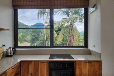 Villa in Surat Thani, Thailand 3 bedrooms № 170473 - photo 13