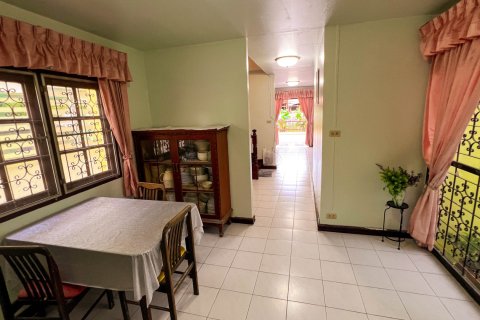 House in Bangkok, Thailand 5 bedrooms № 170470 - photo 17