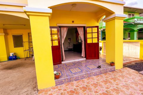 House in Bangkok, Thailand 5 bedrooms № 170470 - photo 2