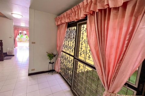 House in Bangkok, Thailand 5 bedrooms № 170470 - photo 20