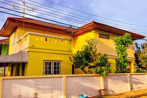 House in Bangkok, Thailand 5 bedrooms № 170470 - photo 12