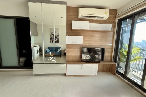 Студия в кондо в Клонг Тоэй, Бангкок, Таиланд № 170471 - фото 3