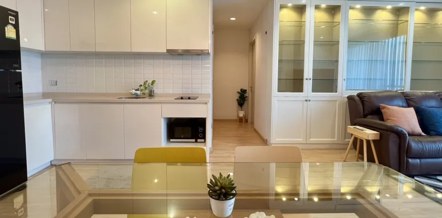 Condo in Khlong Toei, Bangkok, Thailand, 2 bedrooms  № 160515