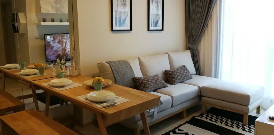Condo in Khlong Toei, Bangkok, Thailand, 2 bedrooms  № 169524