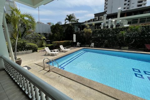 Condo à Bangkok, Thaïlande, 3 chambres № 142933 - photo 13