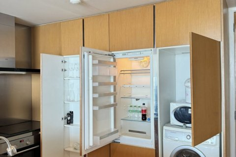 Condo in Bangkok, Thailand, 2 bedrooms  № 142929 - photo 9