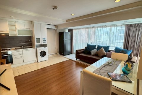Condo in Bangkok, Thailand, 2 bedrooms  № 142931 - photo 5