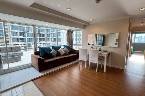 Condo in Bangkok, Thailand, 2 bedrooms  № 142931 - photo 2