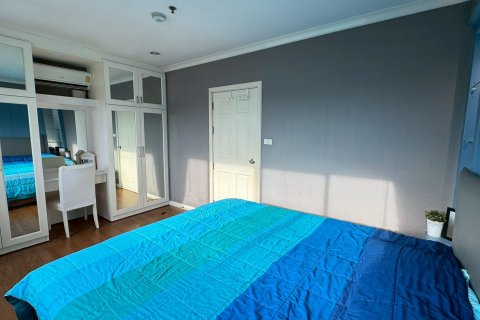 Condo in Bangkok, Thailand, 2 bedrooms  № 142931 - photo 8