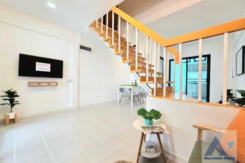 Haus in Bang Na, Bangkok, Thailand 5 Schlafzimmer № 214839 - Foto 2